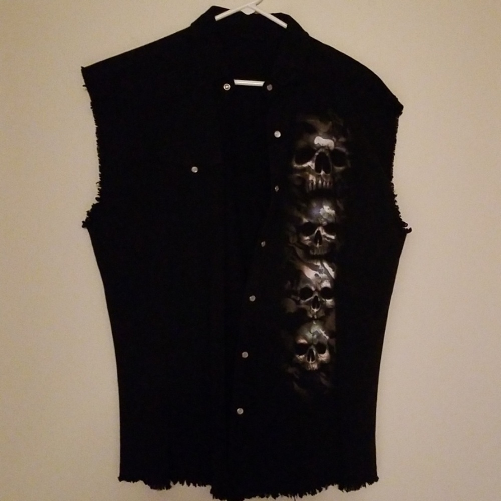 Sleeveless biker button-up shirt